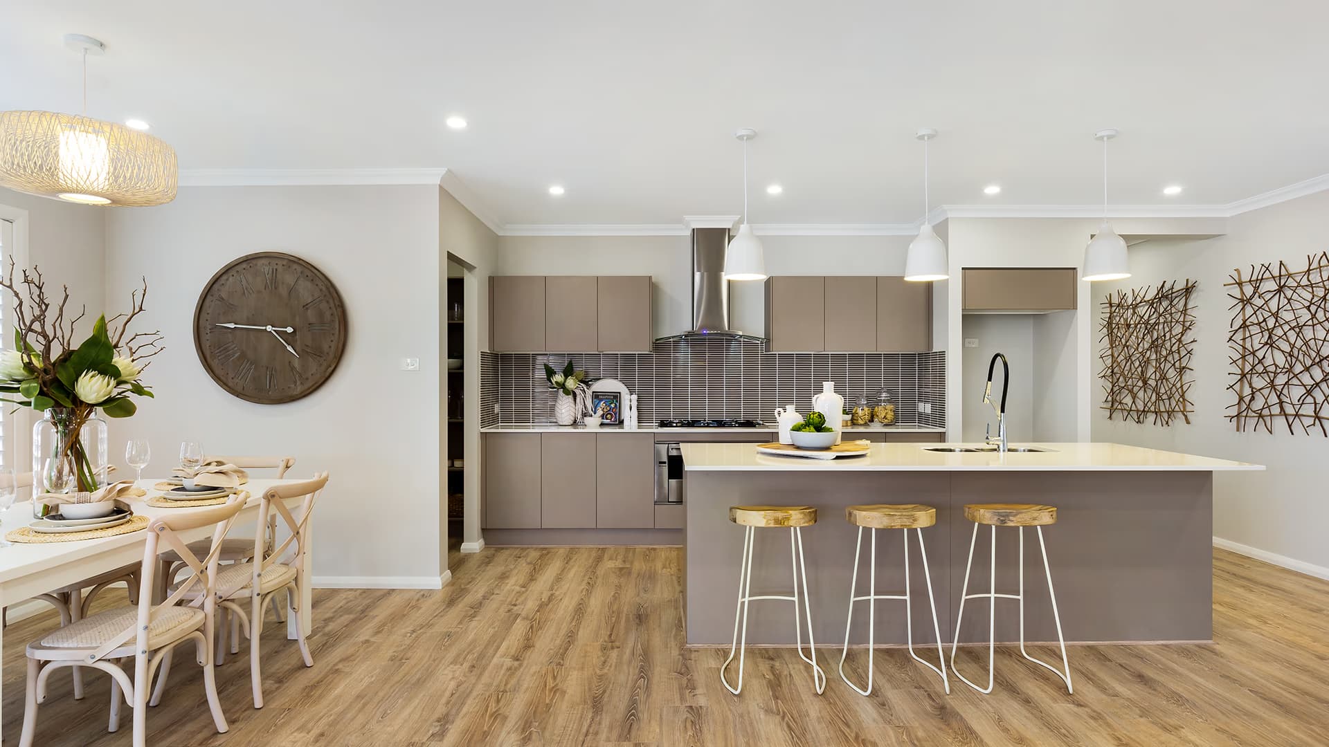 Interior photo of the Kew 27 at Calderwood